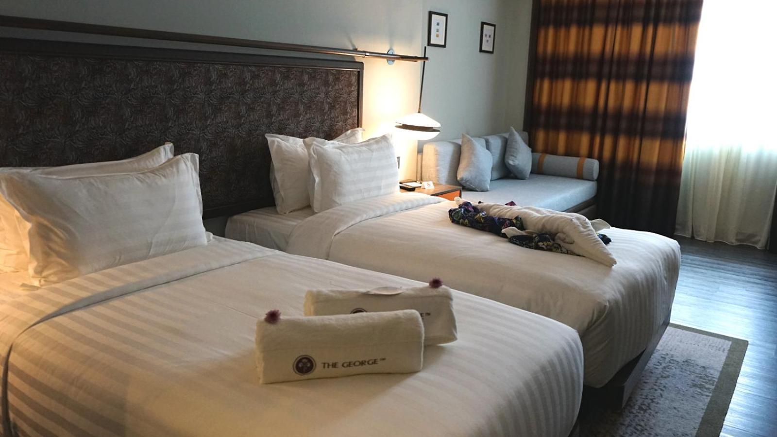 Hotel The George Penang By The Crest Collection Georgetown Exterior foto Deluxe Room