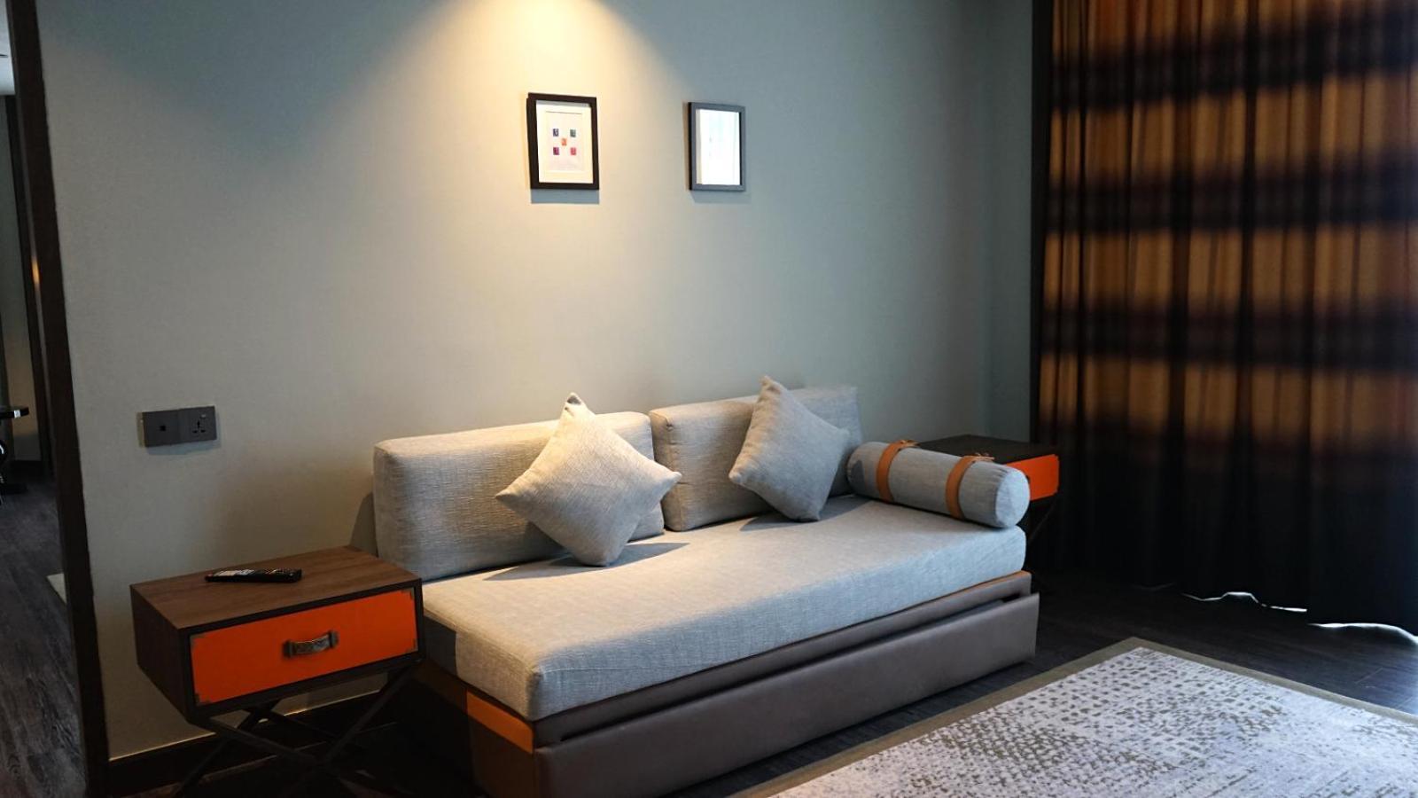 Hotel The George Penang By The Crest Collection Georgetown Exterior foto A sofa bed